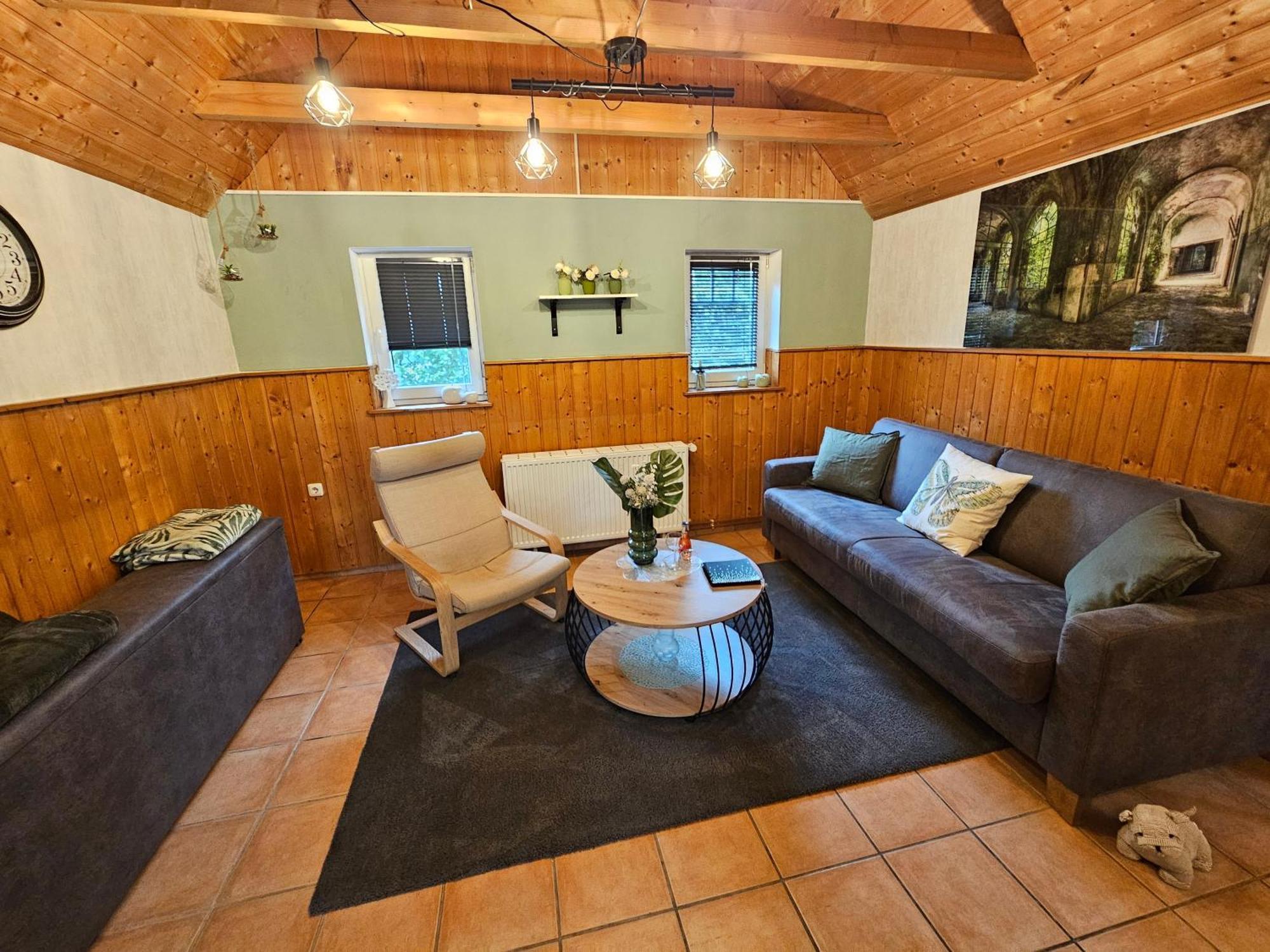 Kleines Ferienhaus Luettje Backhuus 35516 Uplengen Exteriör bild