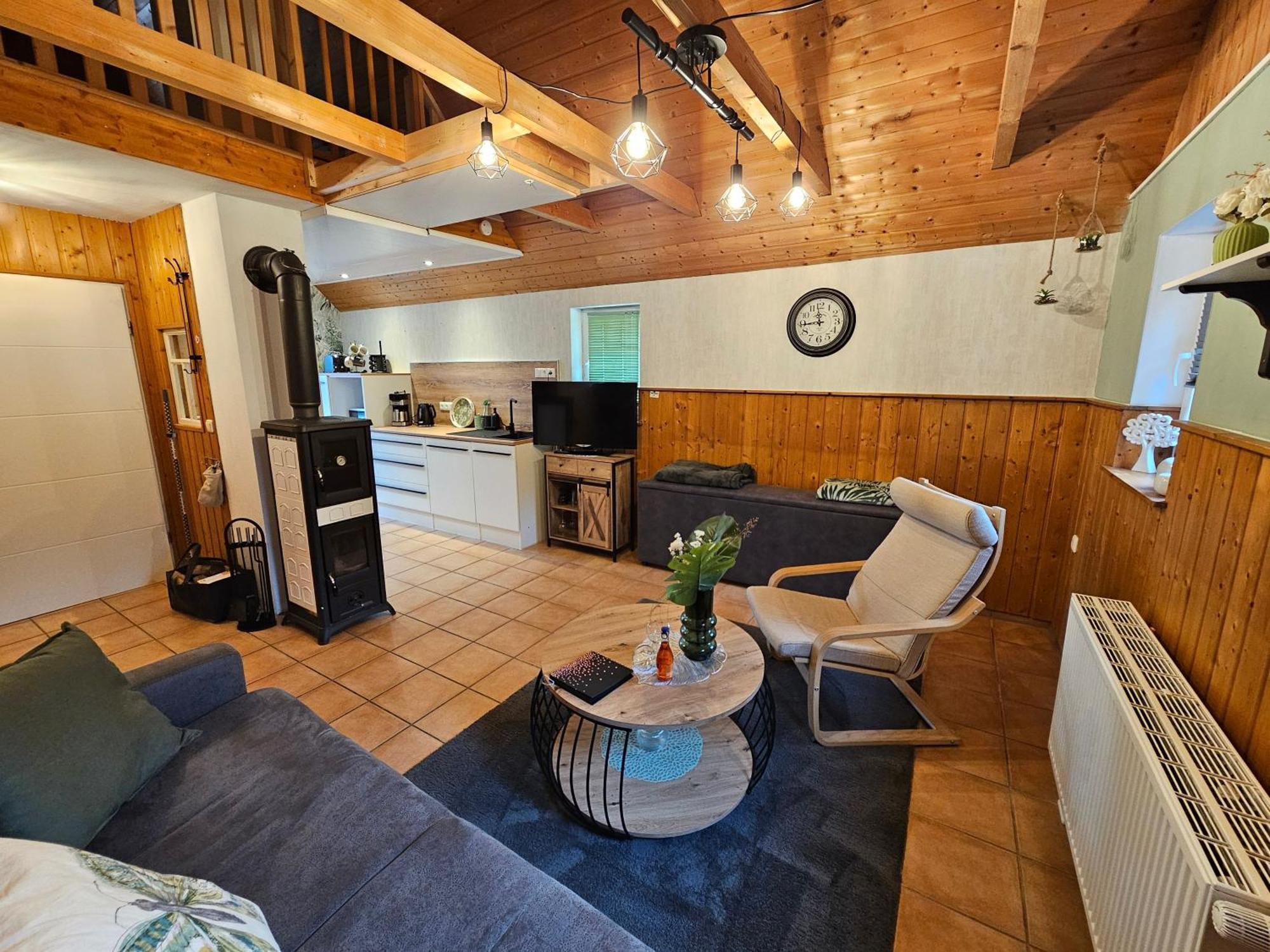 Kleines Ferienhaus Luettje Backhuus 35516 Uplengen Exteriör bild