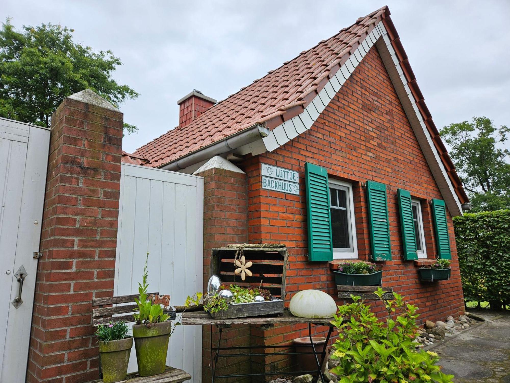 Kleines Ferienhaus Luettje Backhuus 35516 Uplengen Exteriör bild