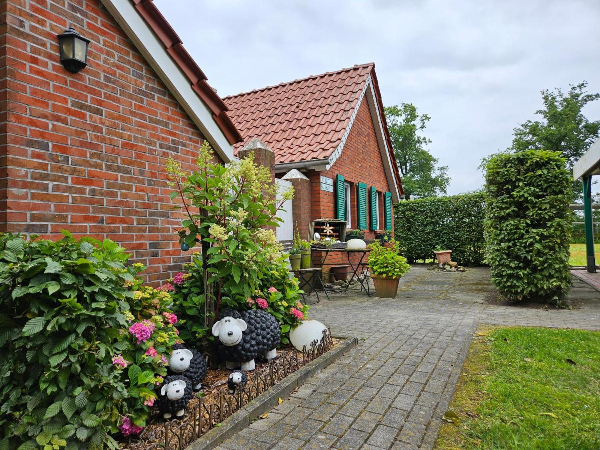 Kleines Ferienhaus Luettje Backhuus 35516 Uplengen Exteriör bild